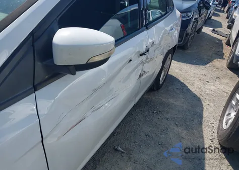 2016 Ford Focus Se z USA, uszkodzony, nr VIN 1FADP3F23GL320287